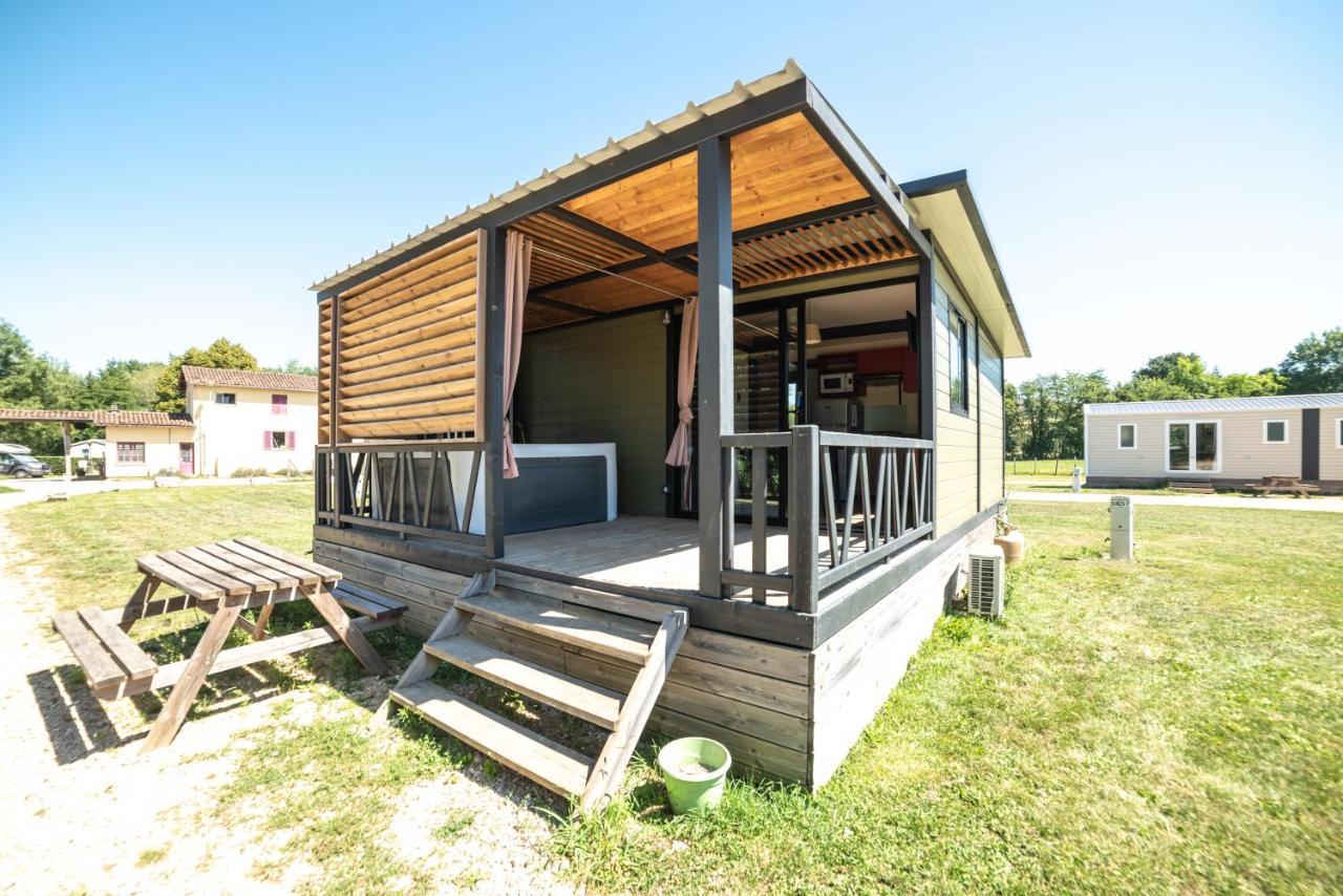 Camping Du Sevron Saint-Etienne-du-Bois  Экстерьер фото