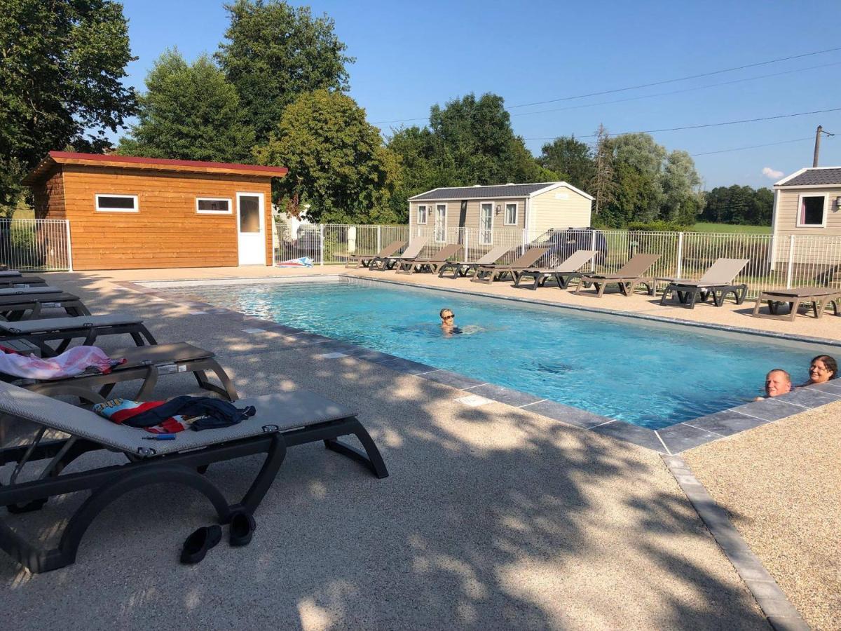 Camping Du Sevron Saint-Etienne-du-Bois  Экстерьер фото